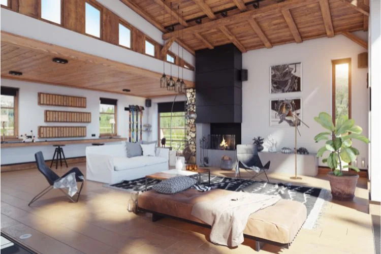 Un grand salon en bois moderne avec une cheminée donnant sur l'extérieur.