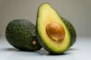 Avocat avec son noyau